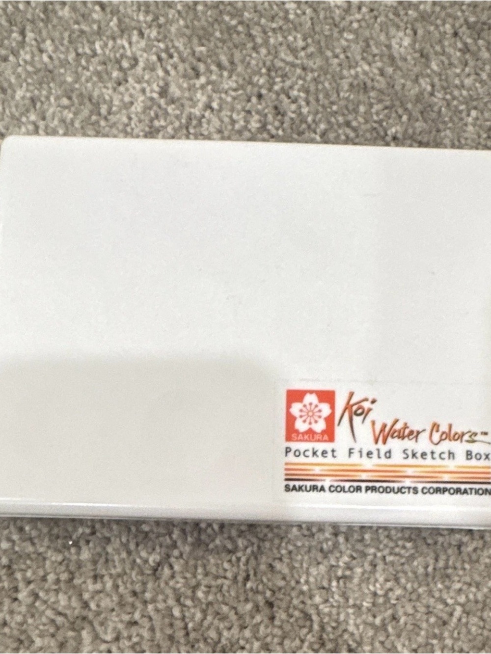 Brand new Sakura Pocket Field Sketch Box (Water color)